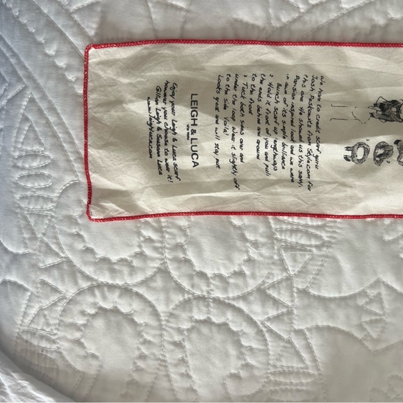 Leigh and Luca scarf, neon pink soft velvet frock feathers - Picture 9 of 9